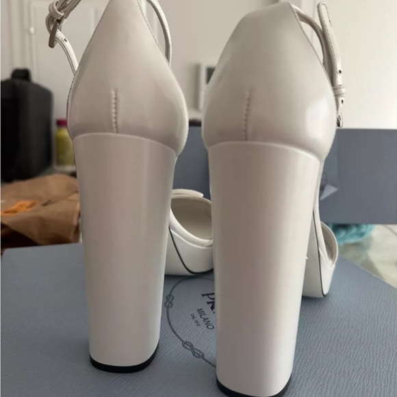 Prada pumps - Picture 2 of 5